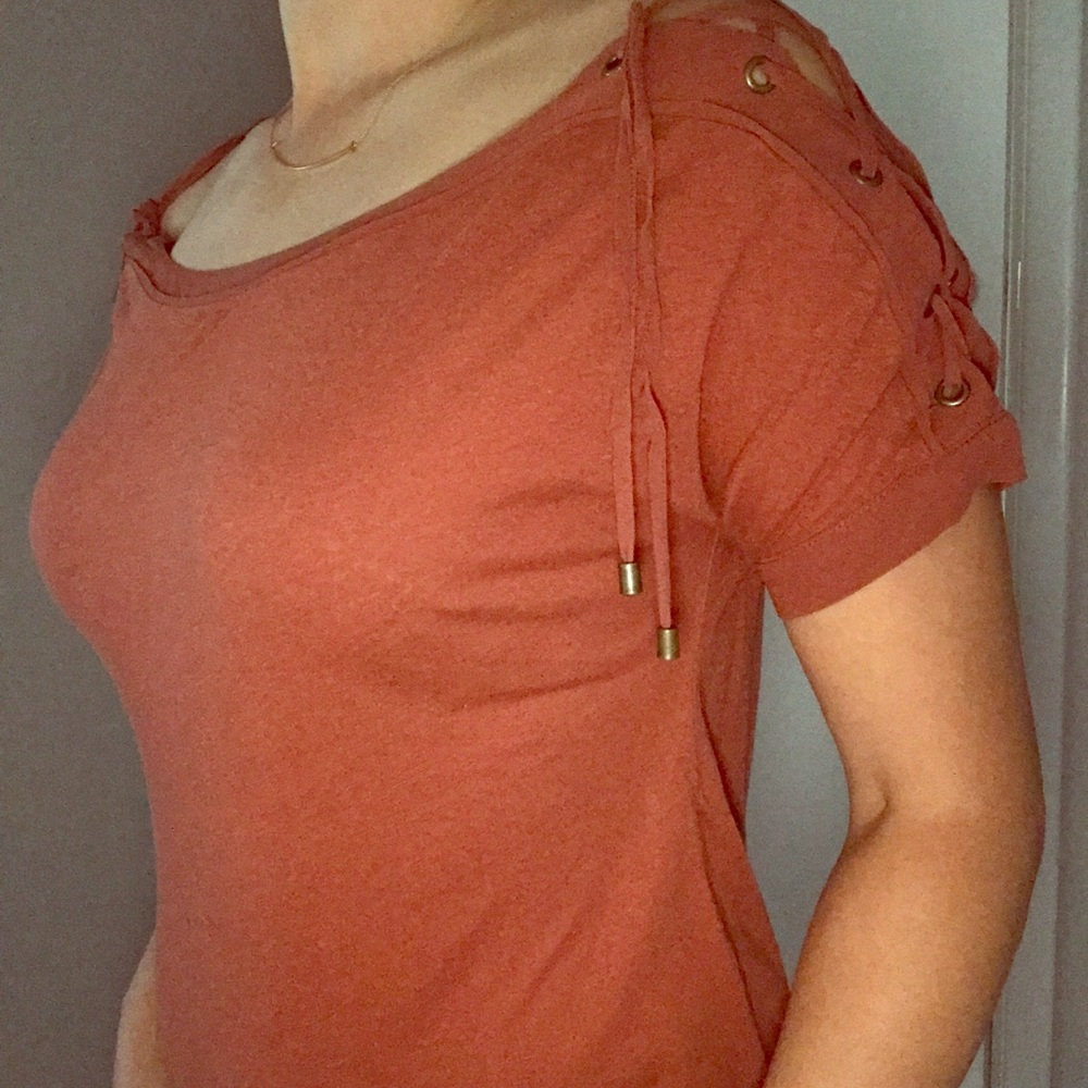 Comptoir linen lace up tee size medium